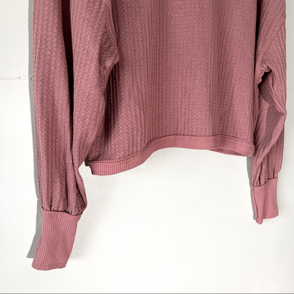 Rue21 Dusty Pink Wide V Neck Long Sleeve Boxy Knit Lightweight Sweater - Picture 4 of 6
